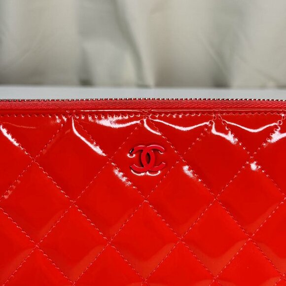 Chanel Orange Patent Leather Large Wallet with Classic Quilted Design - Picture 6 of 10